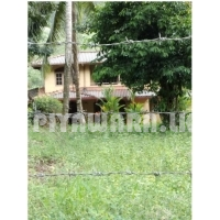 දොම්පේ ප්‍රධාන පාරෙන් ඉඩමක් සමග දෙමහල් නිවසක්